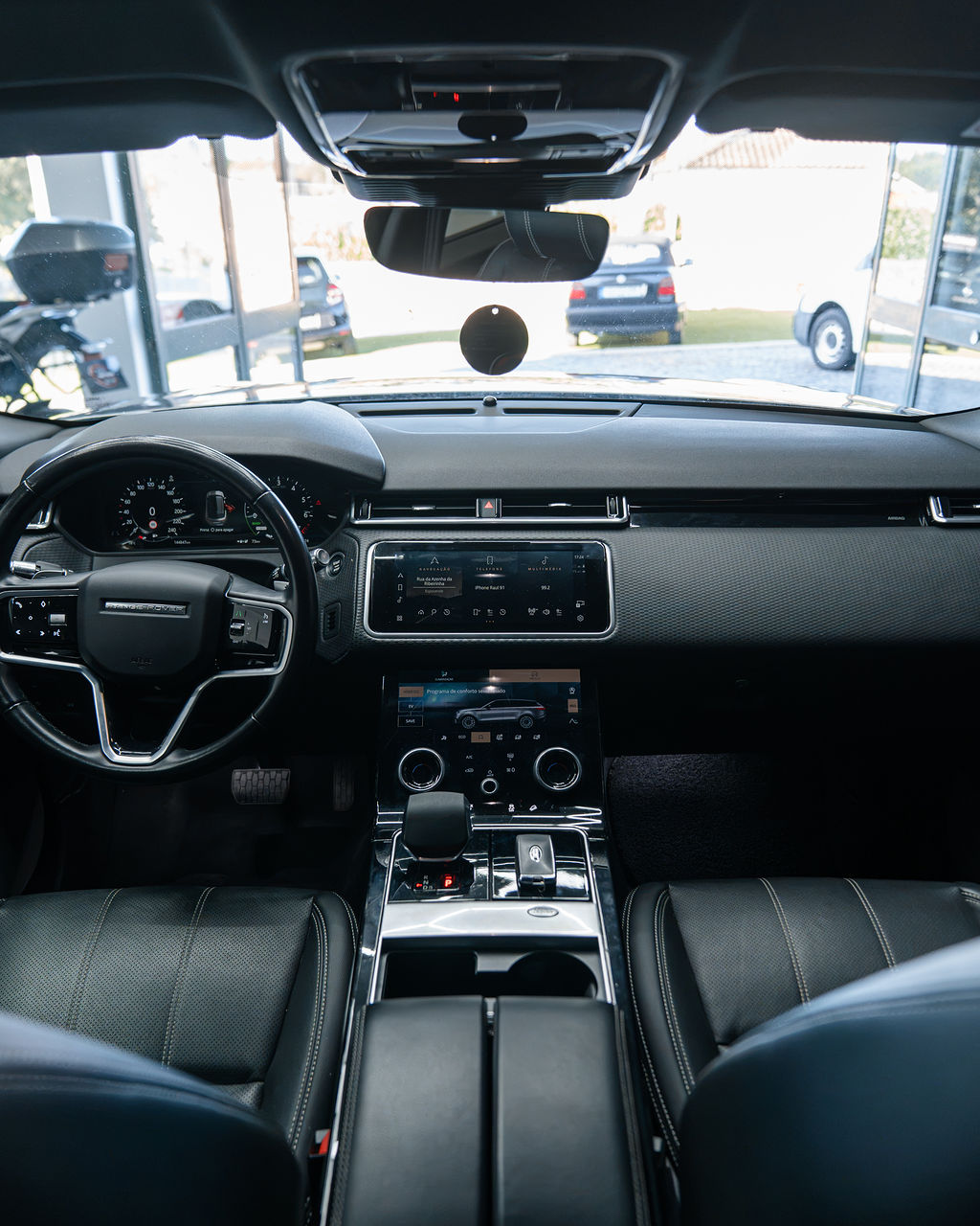 Range Rover Velar - Thumbnail 9