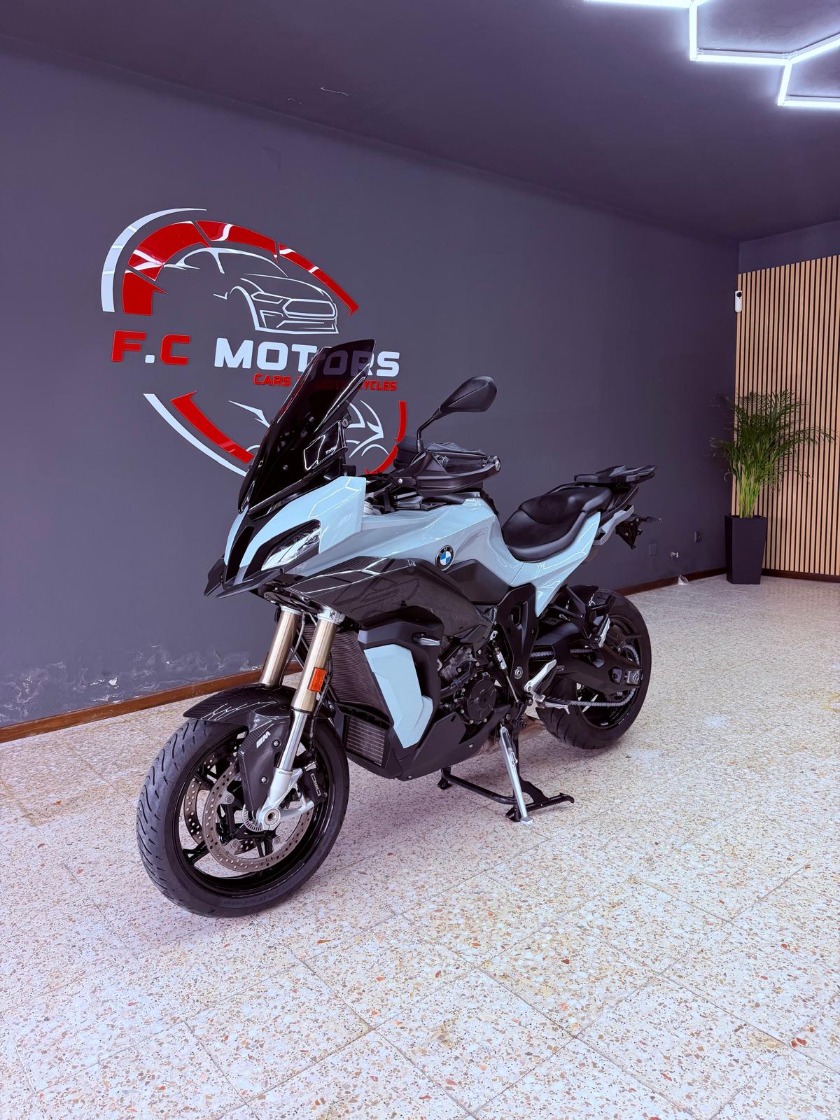 BMW S1000XR FULL EXTRAS  - Thumbnail 3