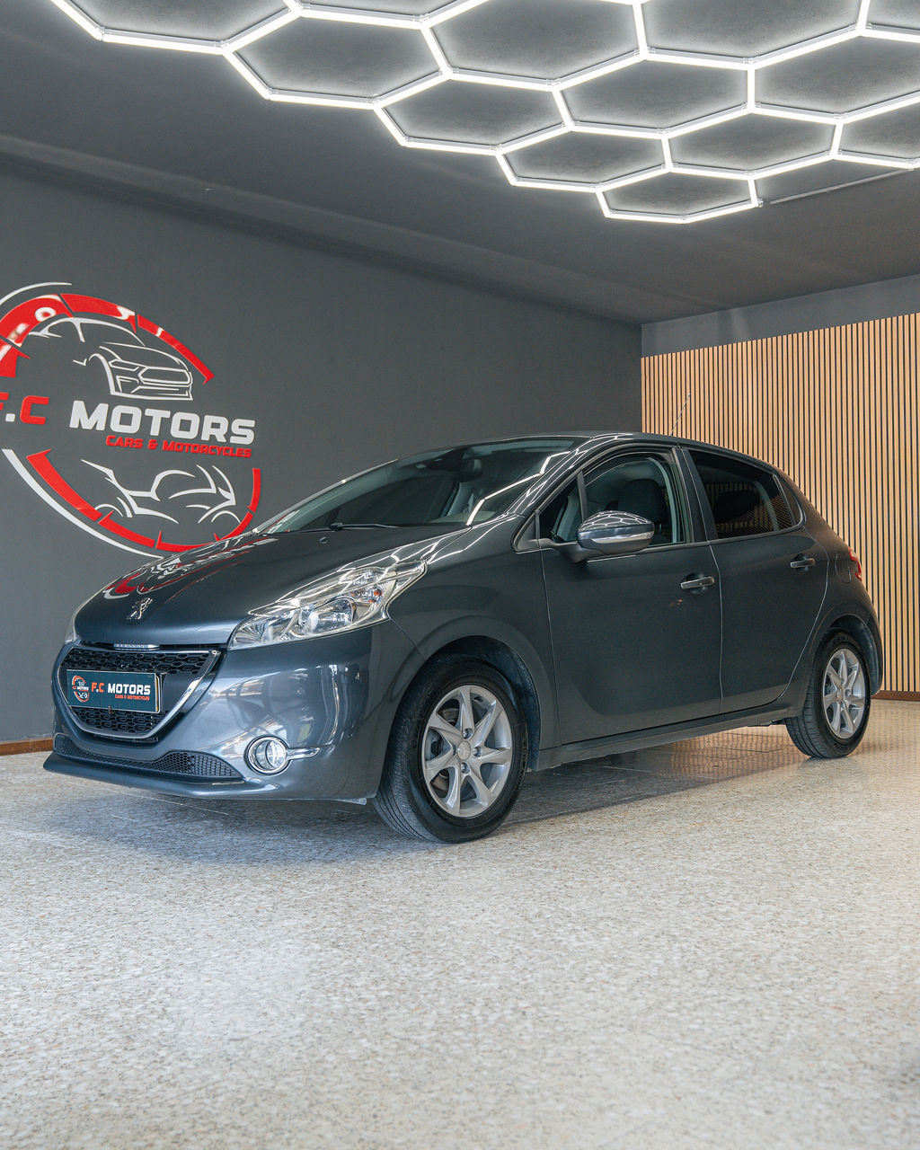 PEUGEOT 208 - Thumbnail 11