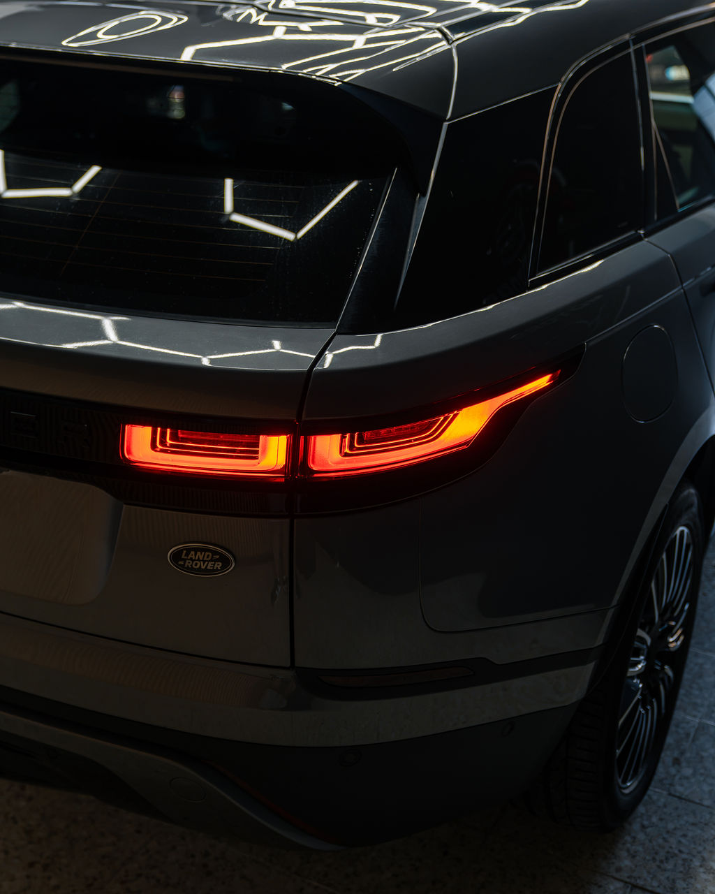 Range Rover Velar - Thumbnail 5