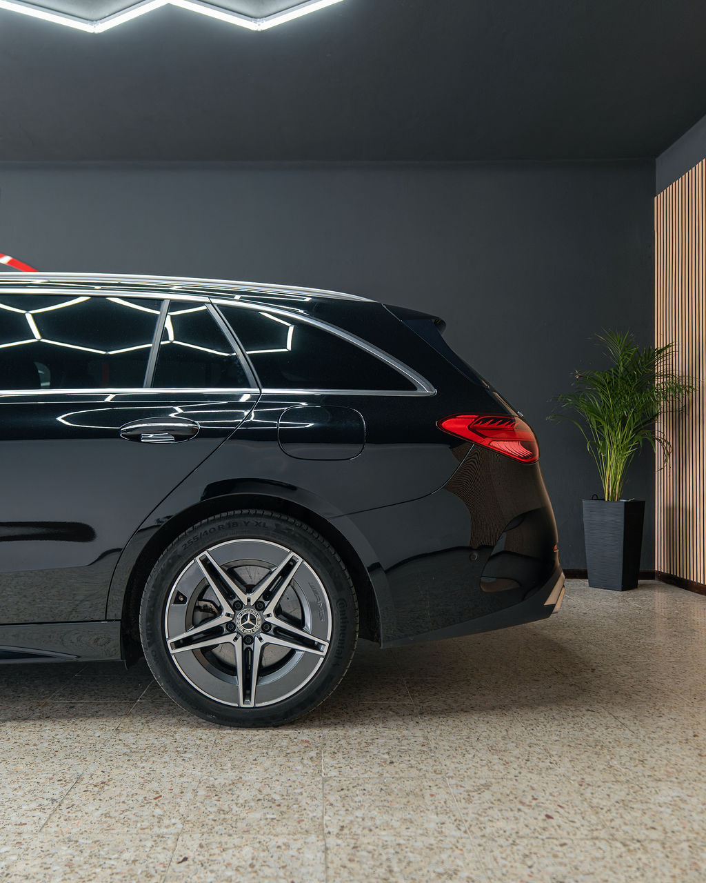 Mercedes-Benz C 300 BlueTEC Hybrid AMG Line - Thumbnail 4