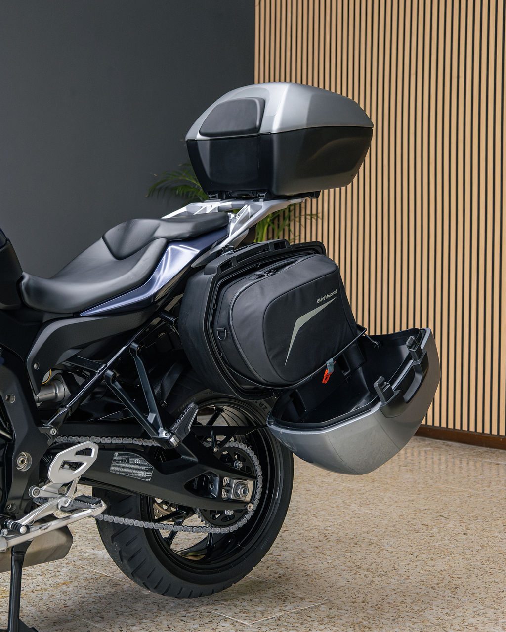 BMW S1000XR - Thumbnail 3