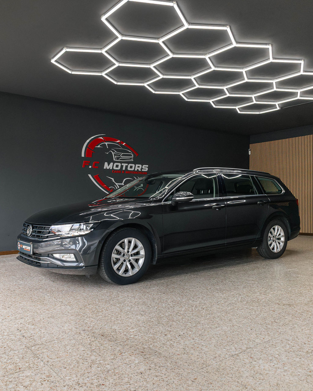 VW Passat - Thumbnail 3