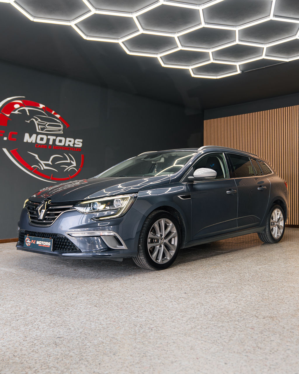 Renault Megane GT Line  - Thumbnail 2