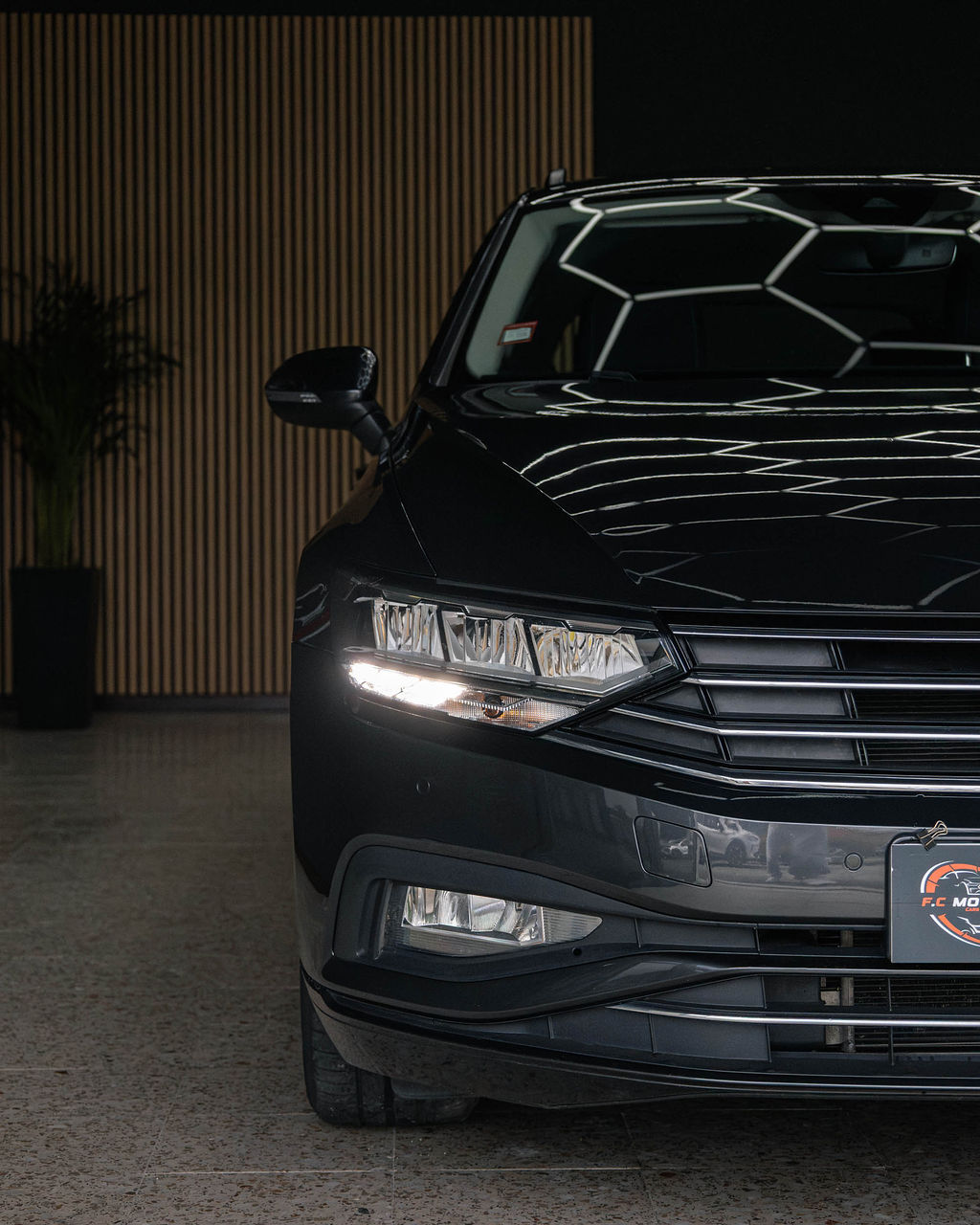 VW Passat - Thumbnail 2