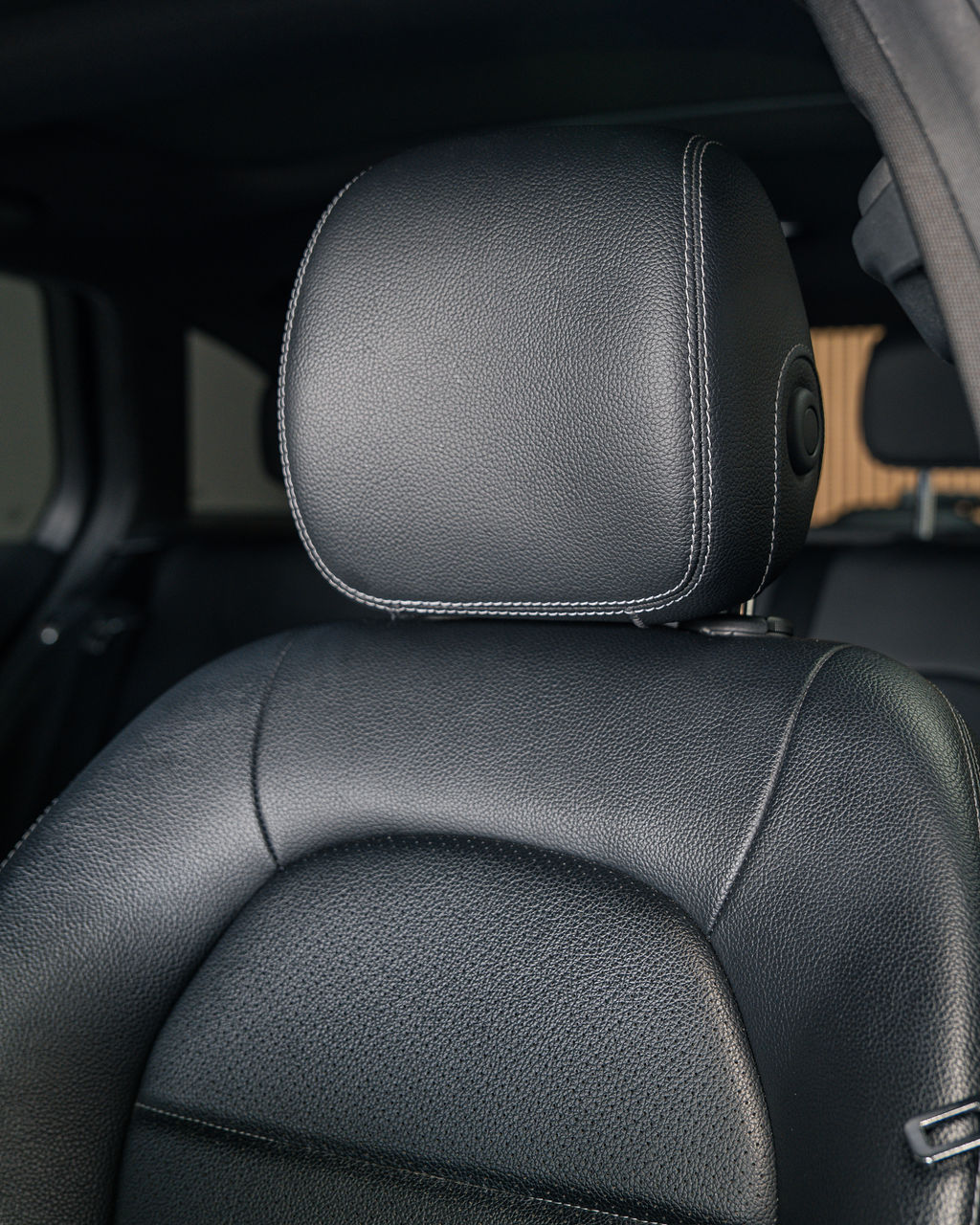 Mercedes-Benz C 180d AMG - Thumbnail 11