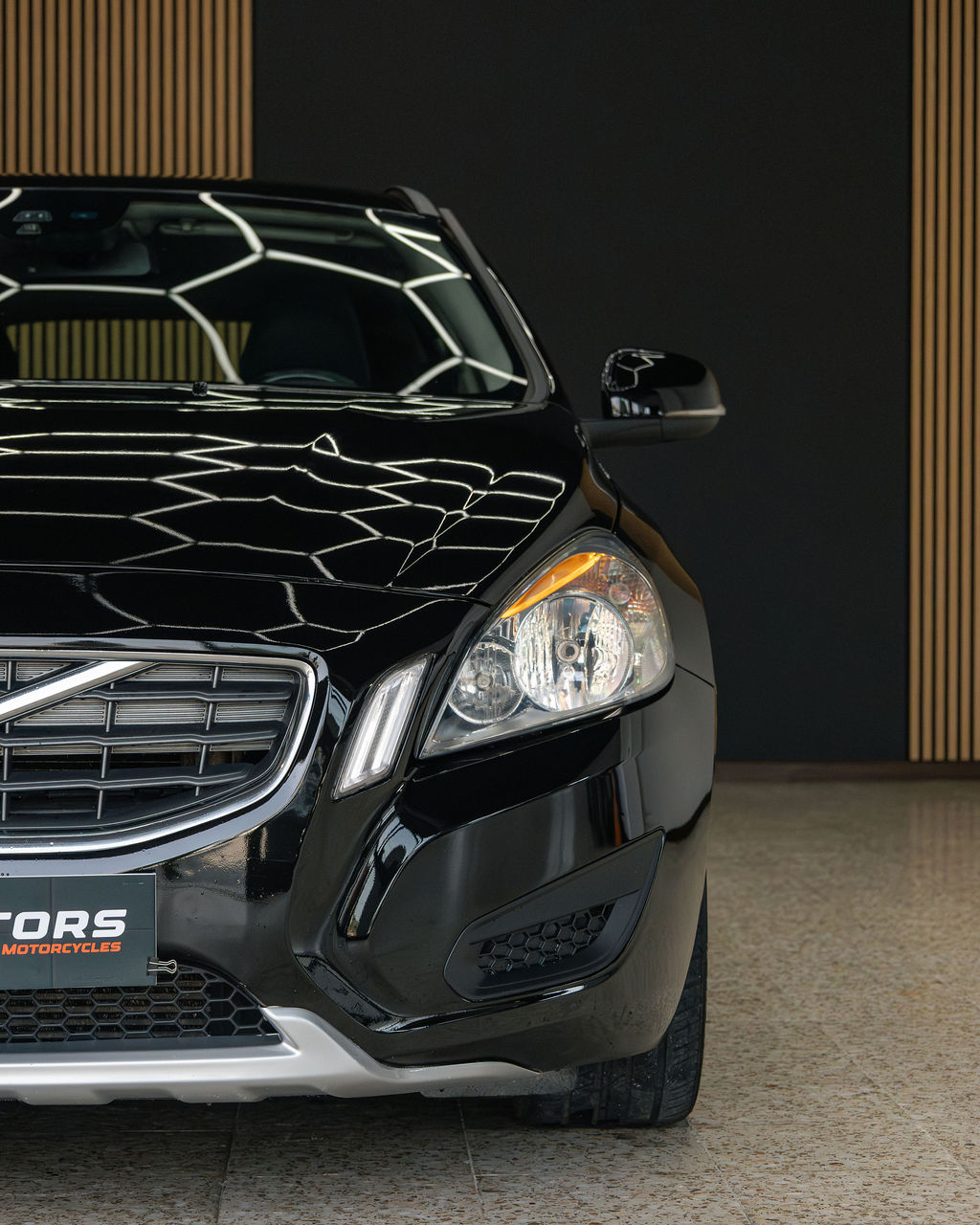 Volvo V60 - Thumbnail 2