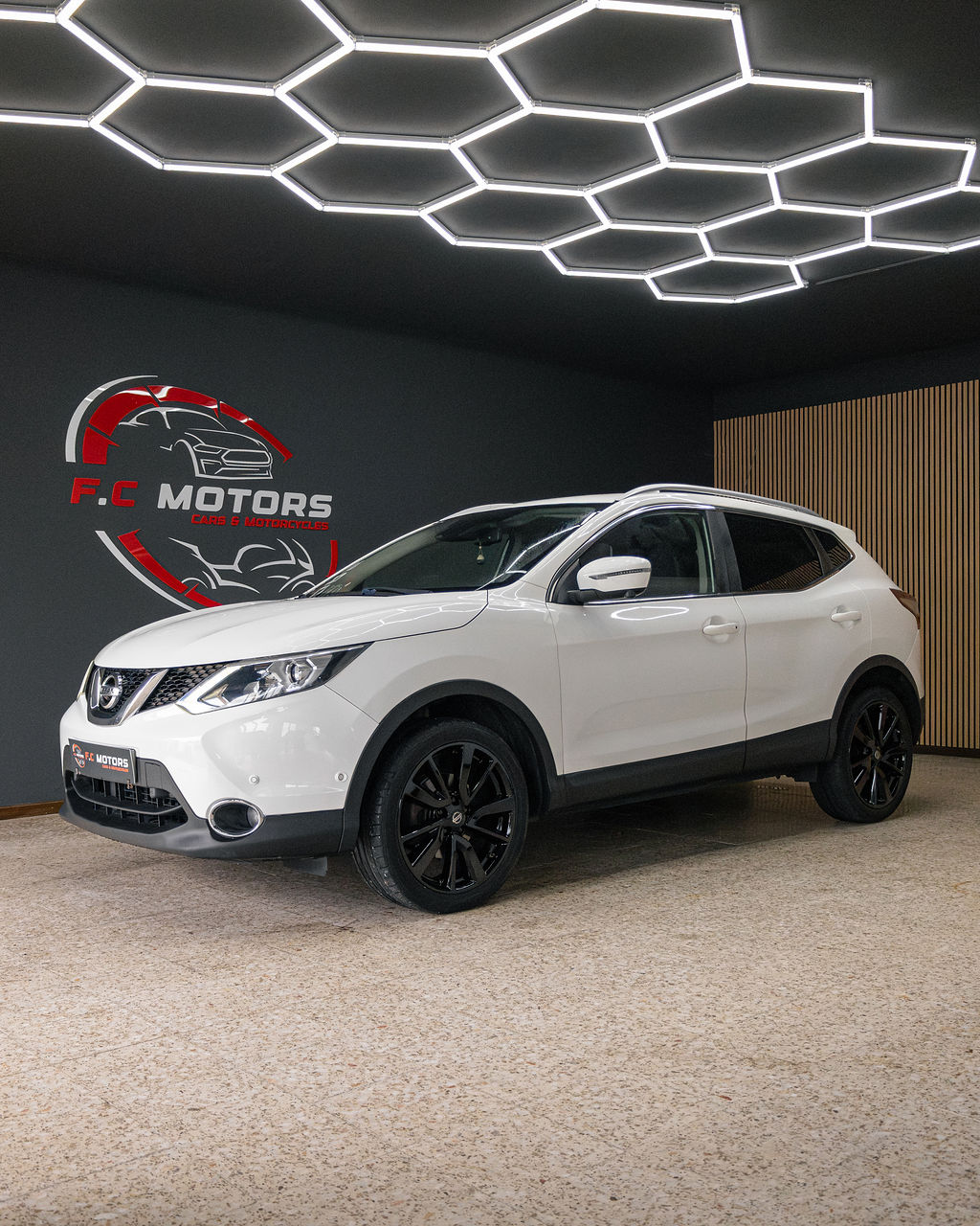 Nissan Qashqai Tekna  - Thumbnail 3