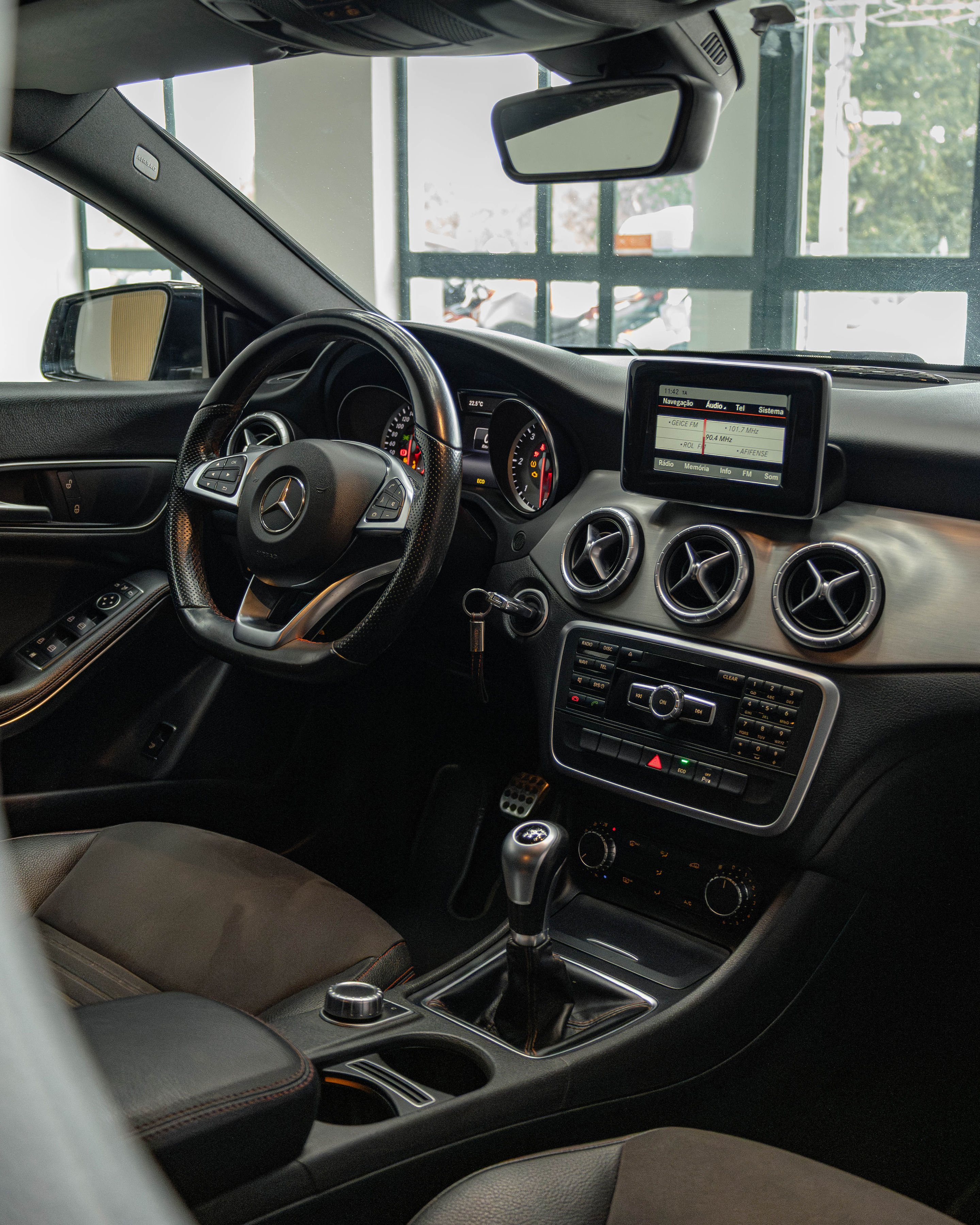 MERCEDES CLA 200D AMG - Thumbnail 7