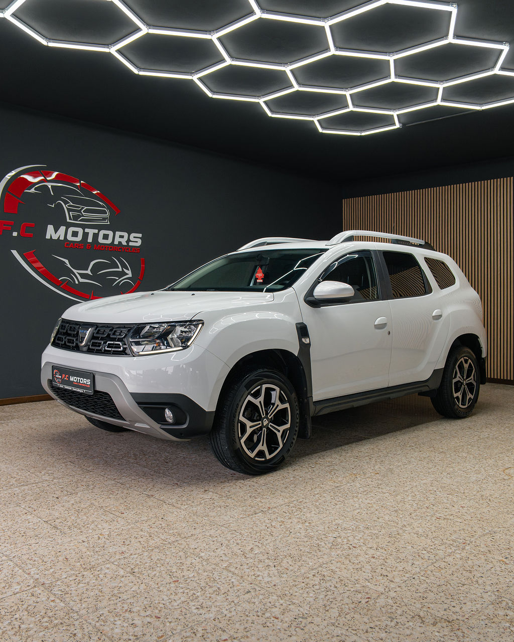 Dacia Duster  - Thumbnail 3
