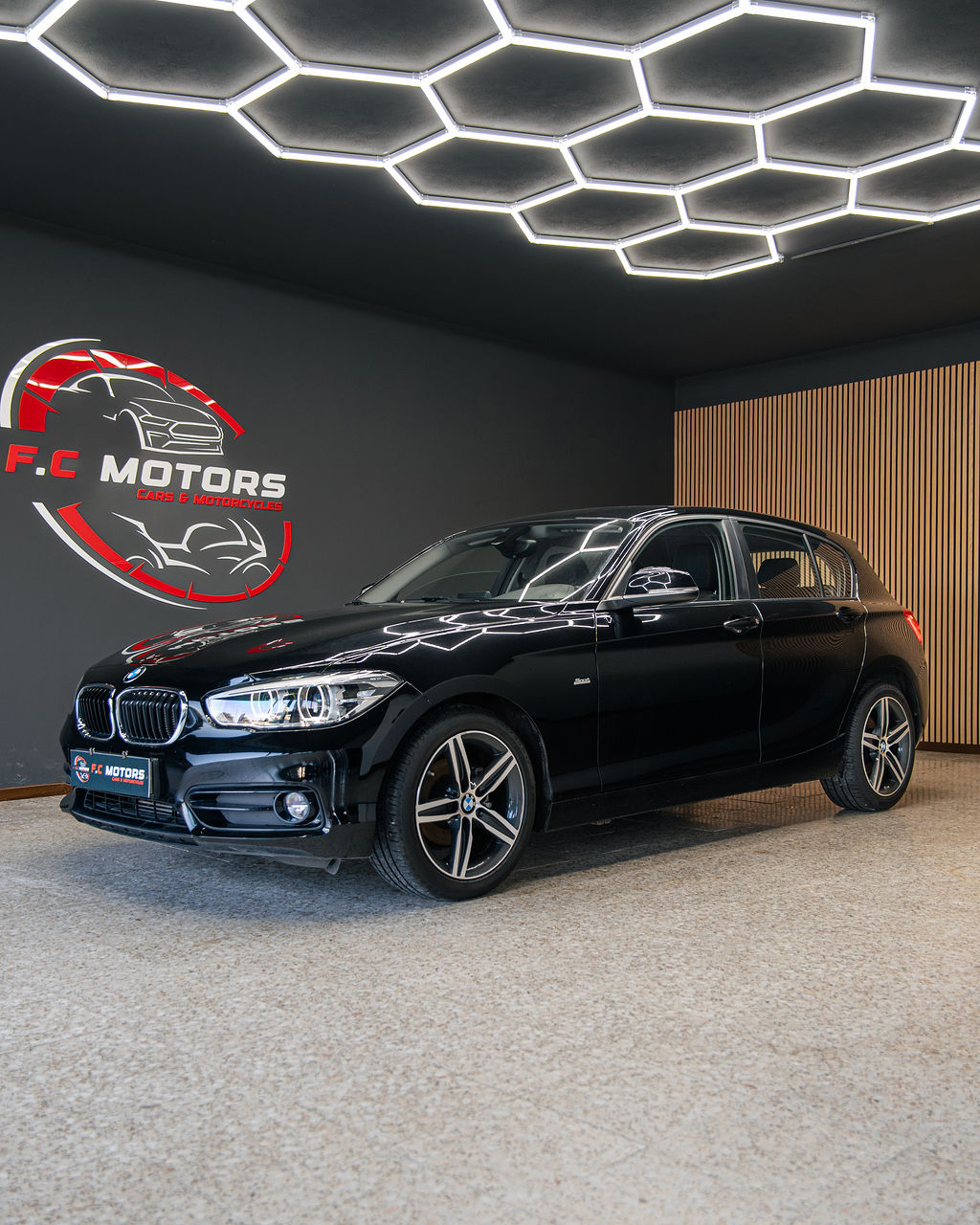 BMW 118i SPORT - Thumbnail 2