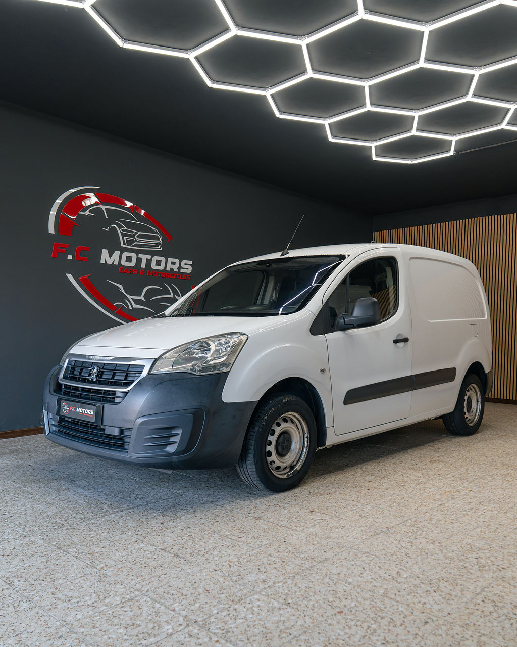 Peugeot Partner - PEUGEOT PARTNER  - Thumbnail 3