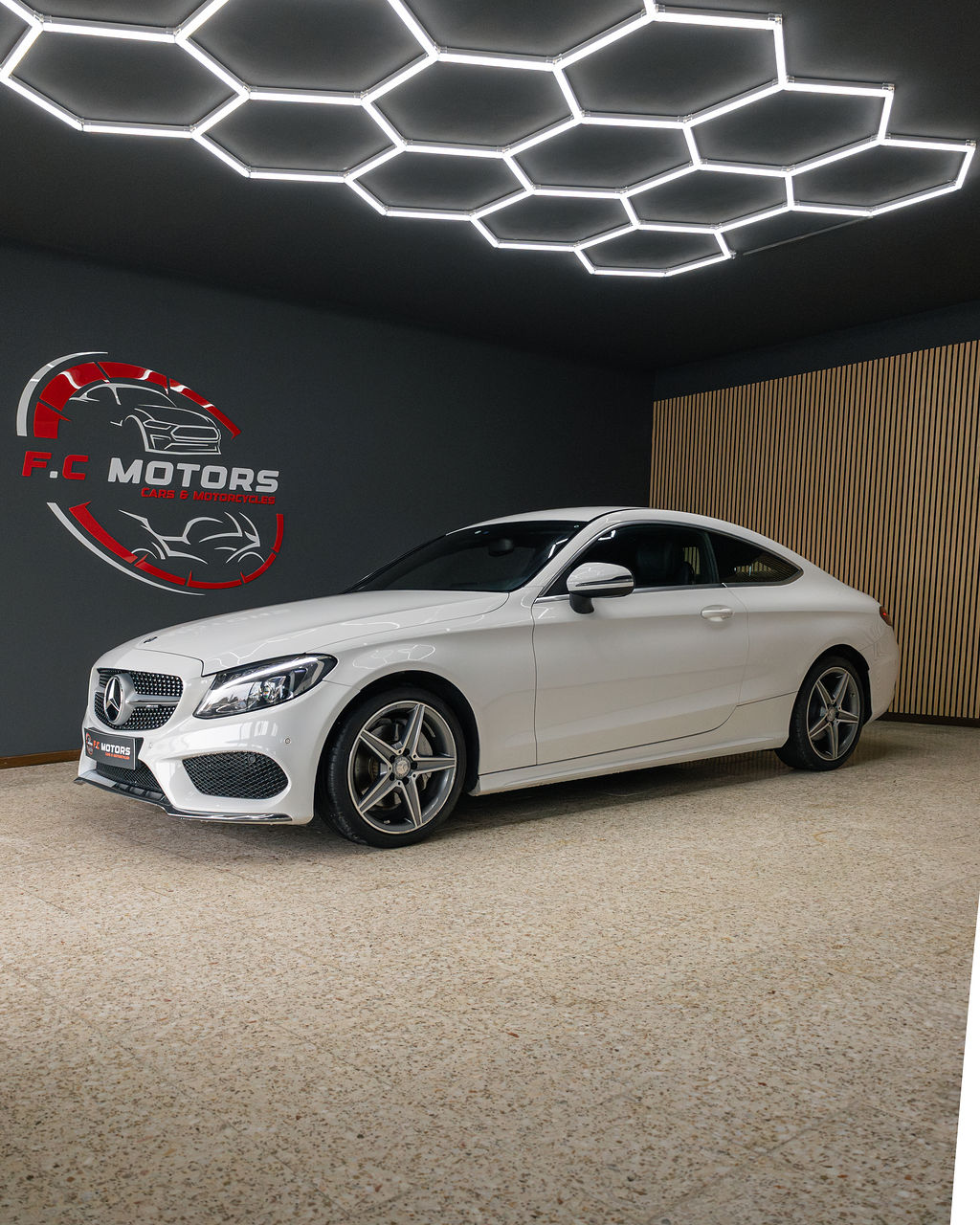 MERCEDES C 180 COUPÉ AMG - Thumbnail 3