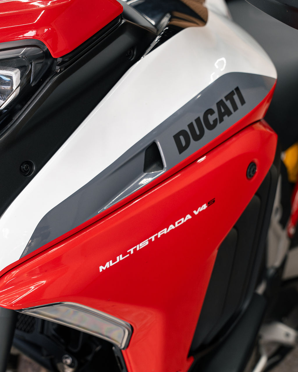 DUCATI - Thumbnail 12