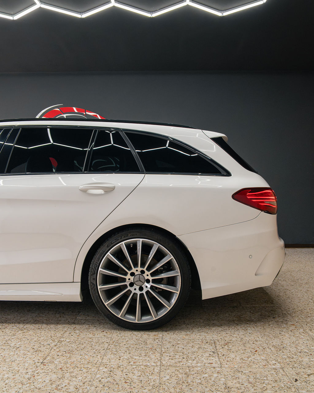 Mercedes-Benz C 300 BlueTEC Hybrid AMG Line - Thumbnail 5