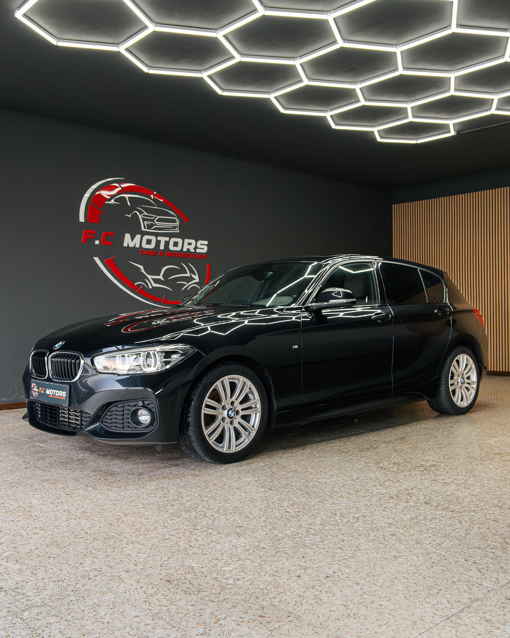 BMW 118i  PACK M - Thumbnail 3