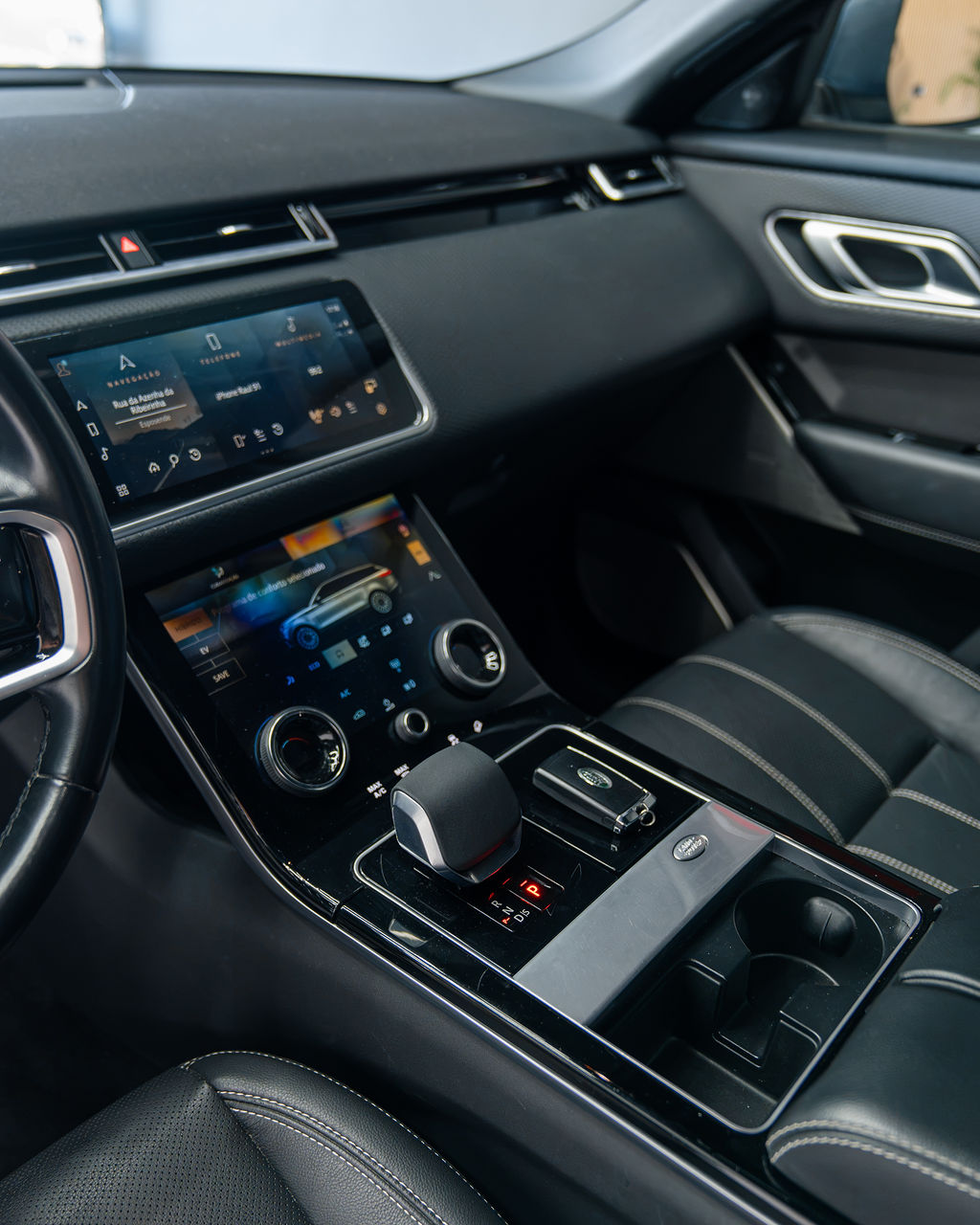 Range Rover Velar - Thumbnail 6