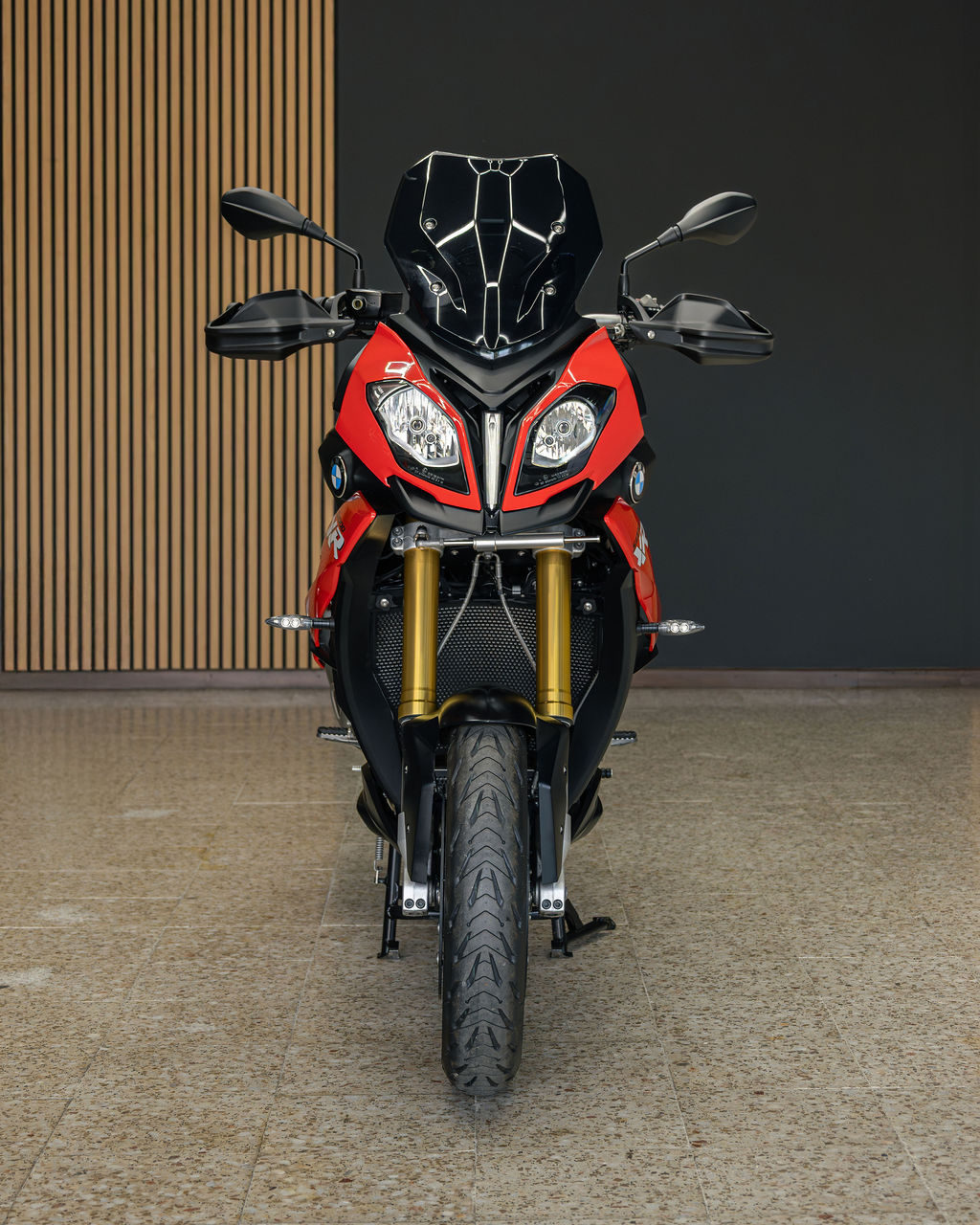 BMW S1000XR