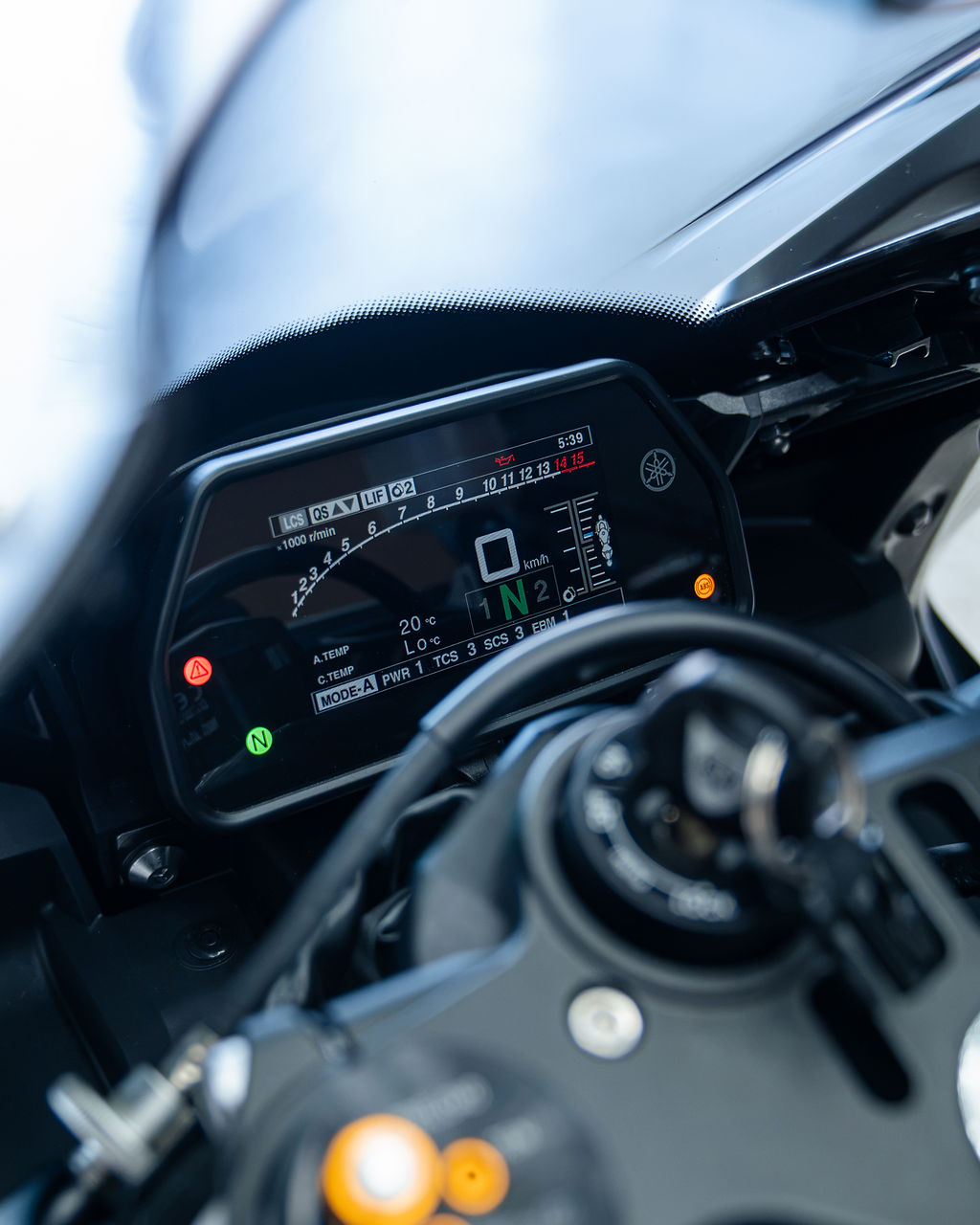 YAMAHA R1  - Thumbnail 7