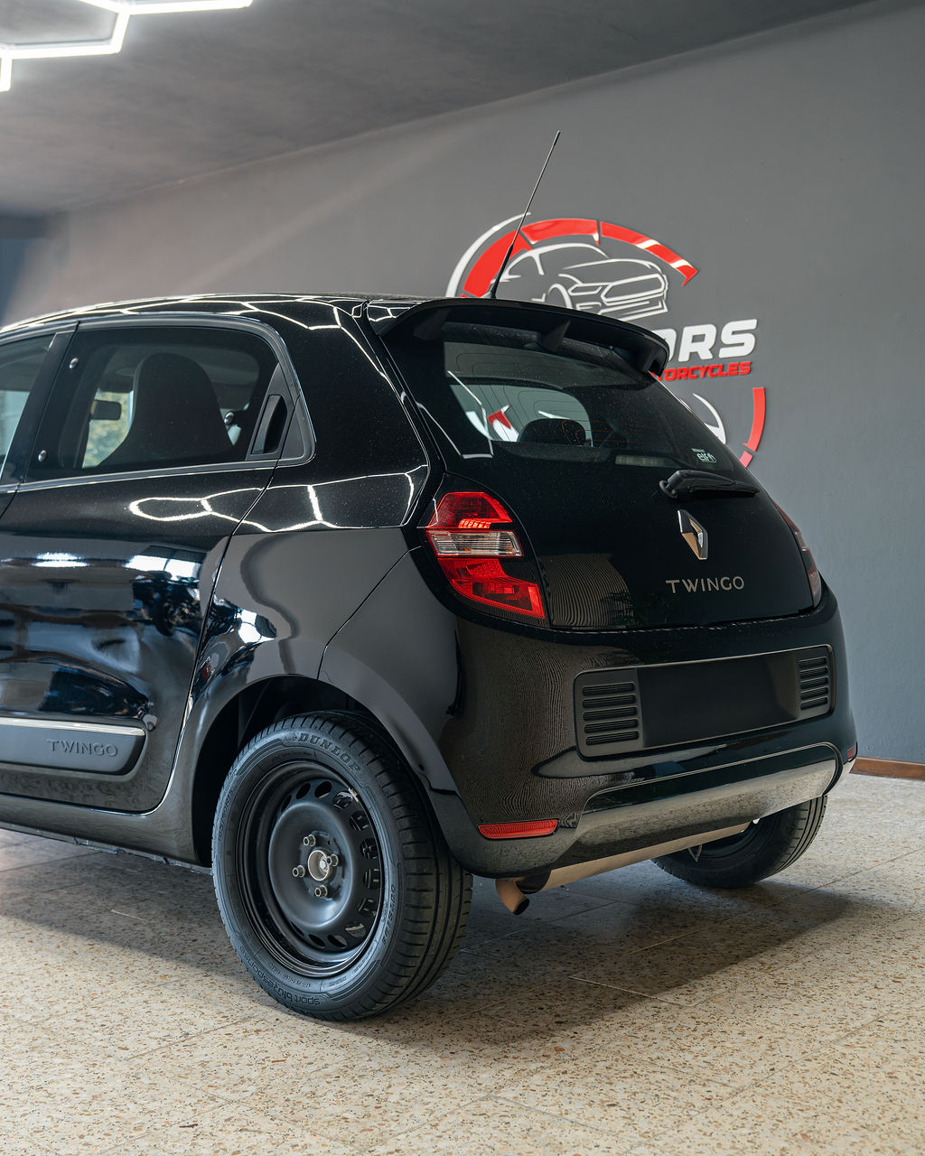 RENAULT TWINGO - Thumbnail 3