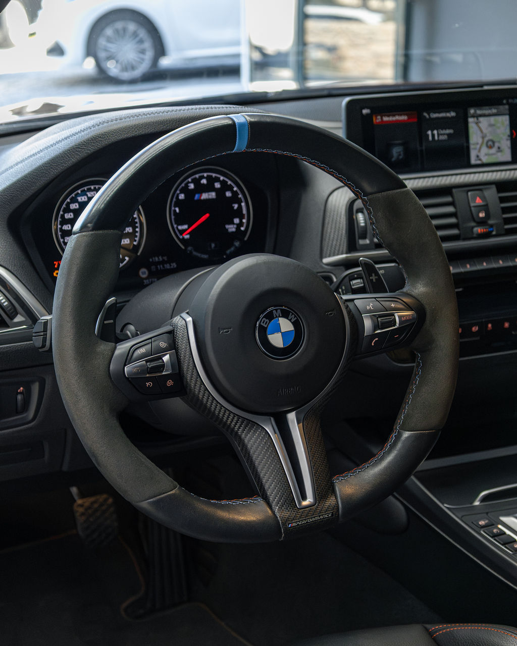 BMW M2 Competition - Thumbnail 3