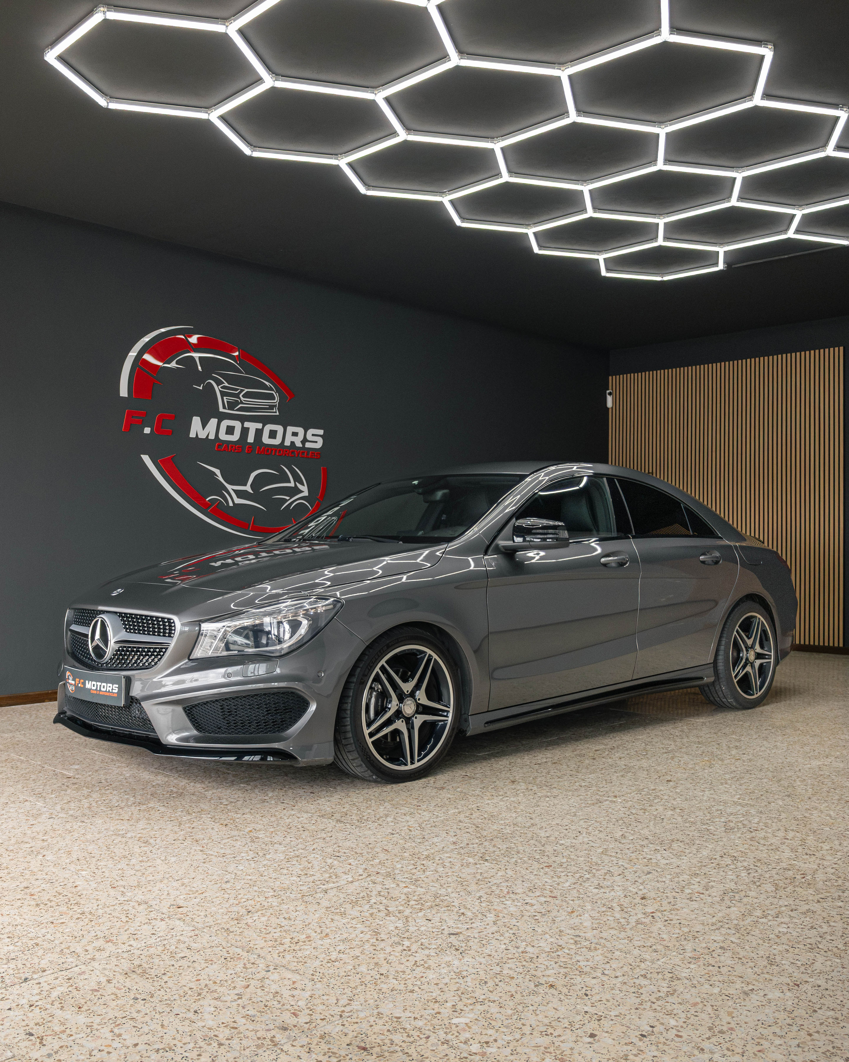 MERCEDES CLA 200D AMG - Thumbnail 2