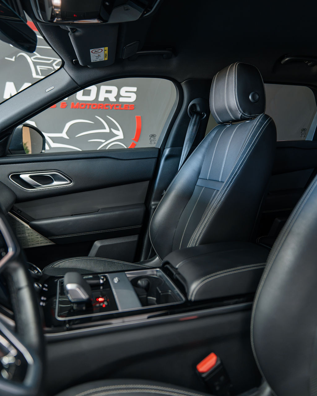 Range Rover Velar - Thumbnail 7