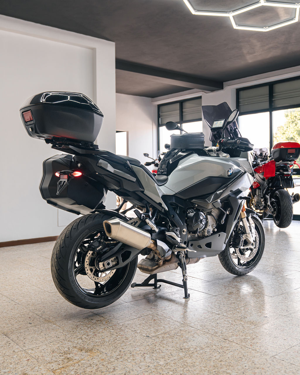 BMW S1000XR FULL EXTRAS  - Thumbnail 12