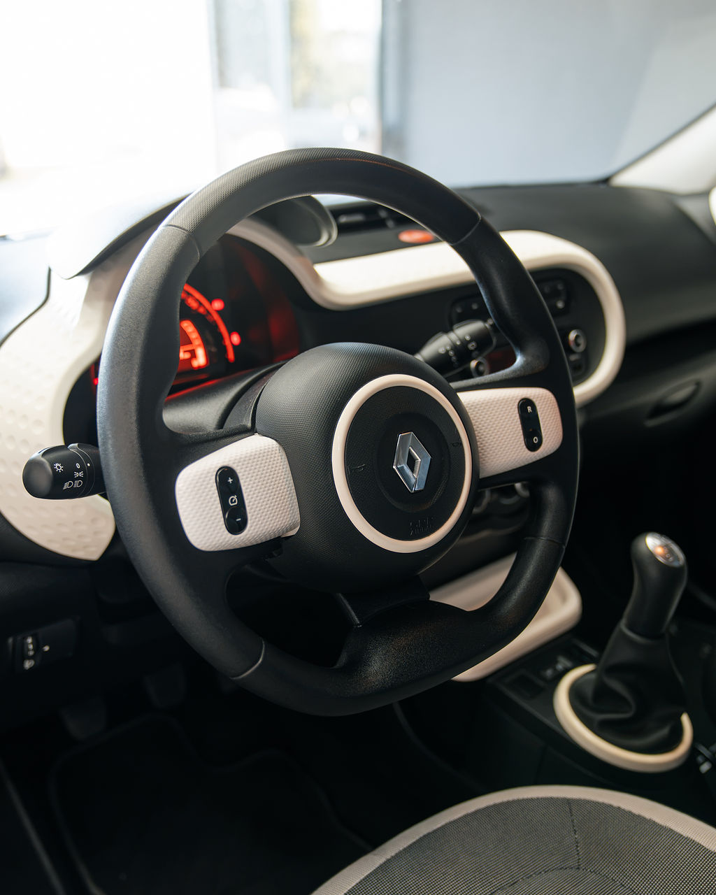 RENAULT TWINGO - Thumbnail 5