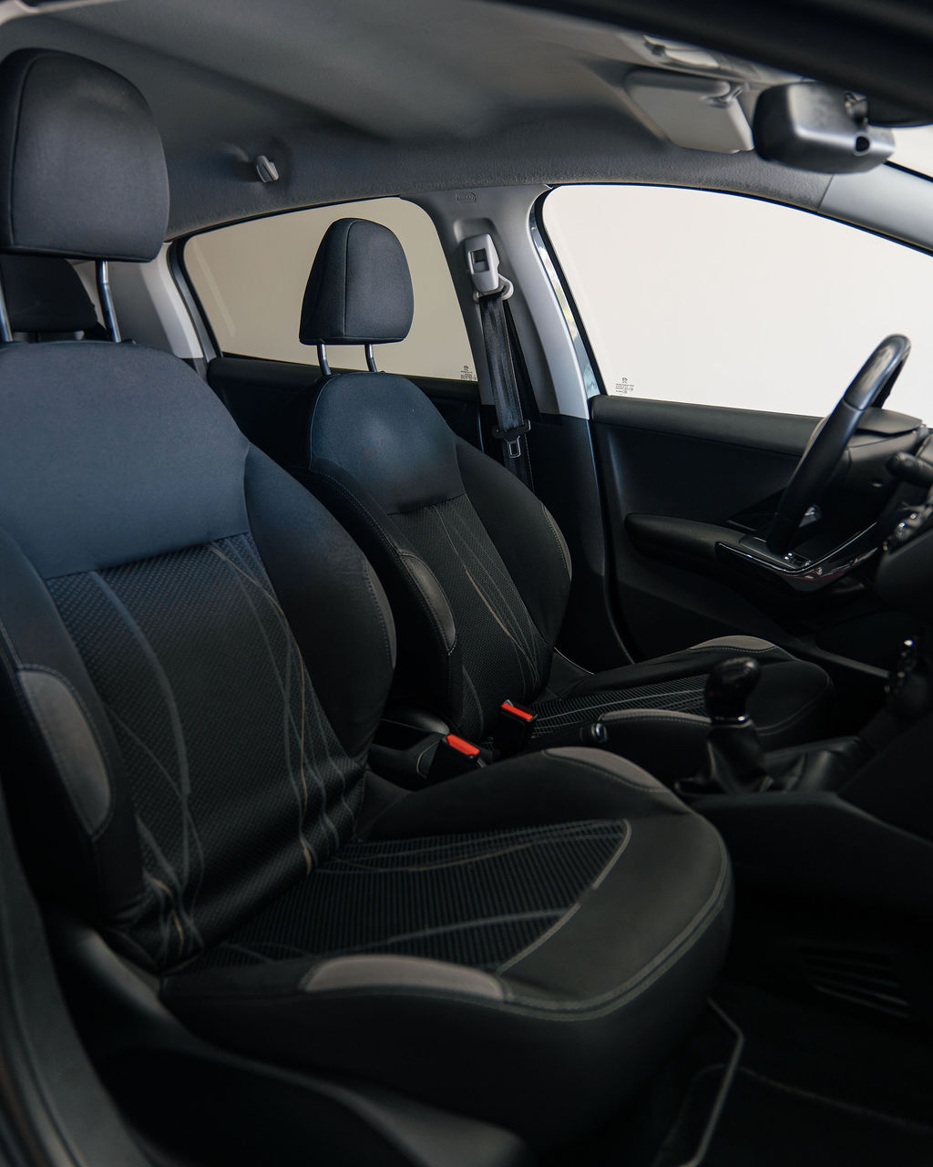 PEUGEOT 208 - Thumbnail 8