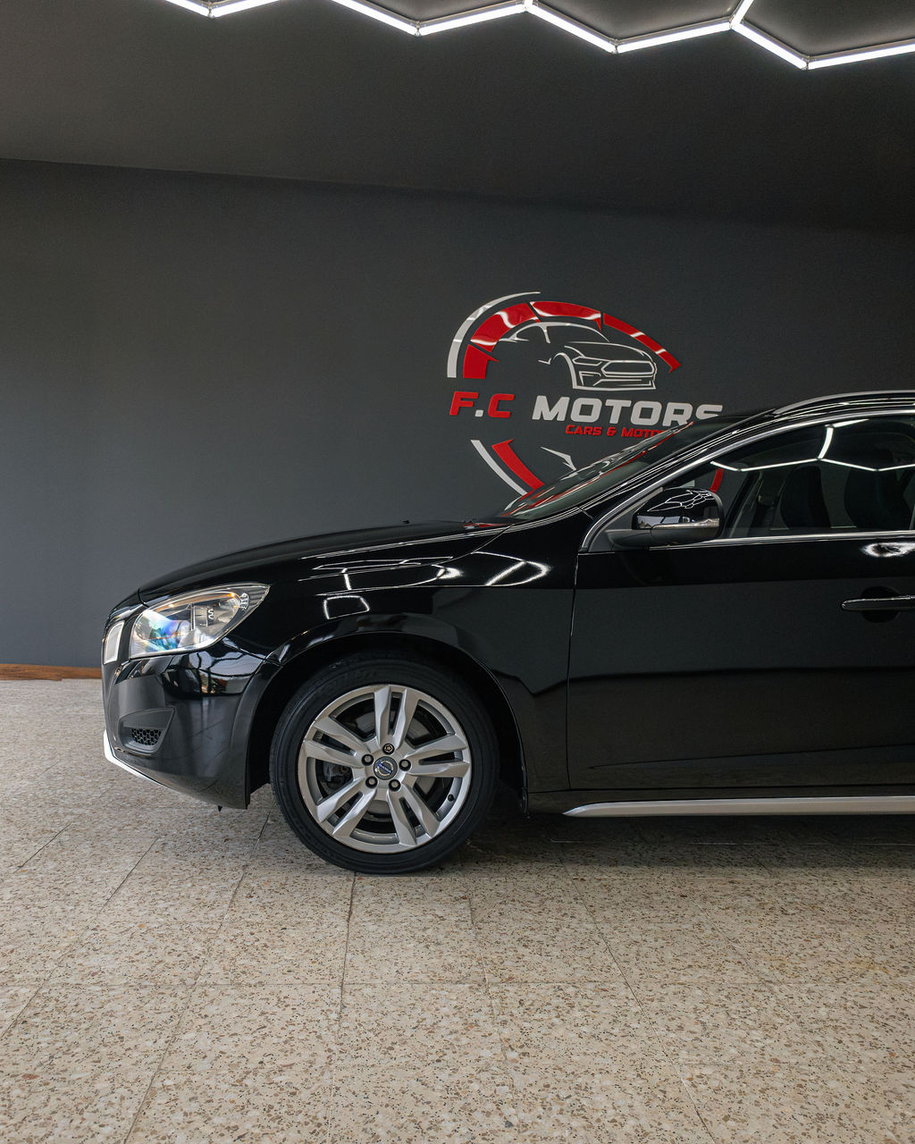 Volvo V60 - Thumbnail 4