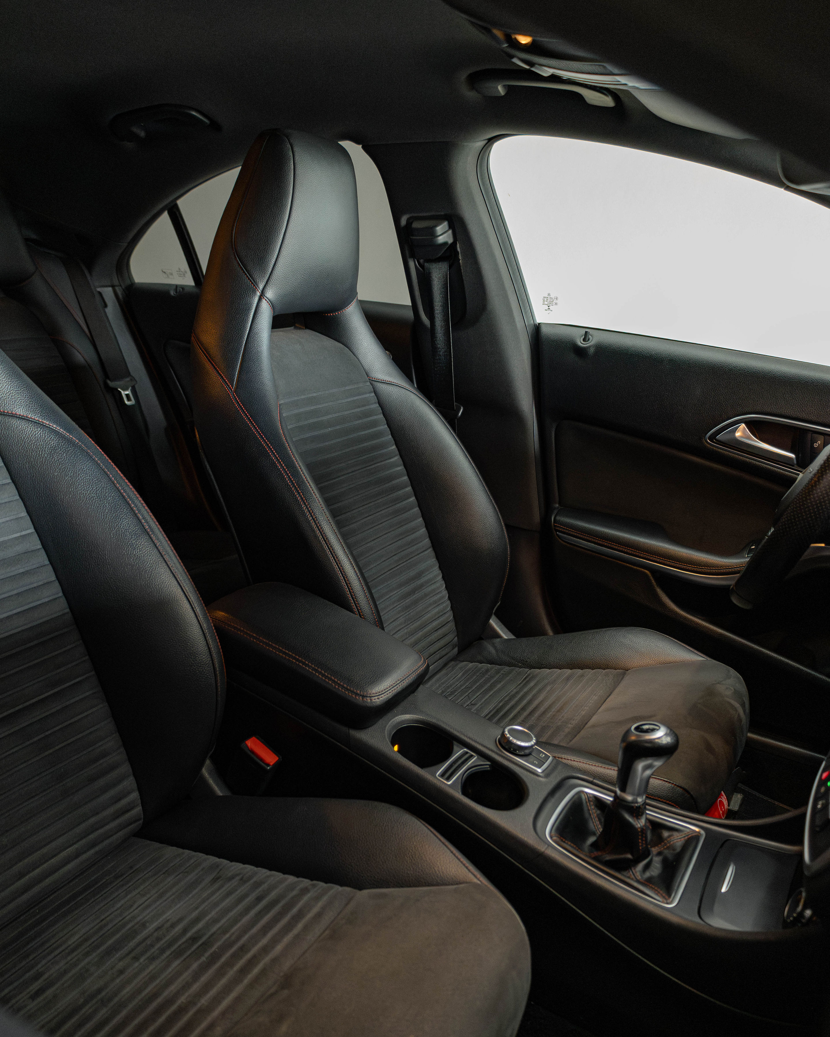MERCEDES CLA 200D AMG - Thumbnail 9