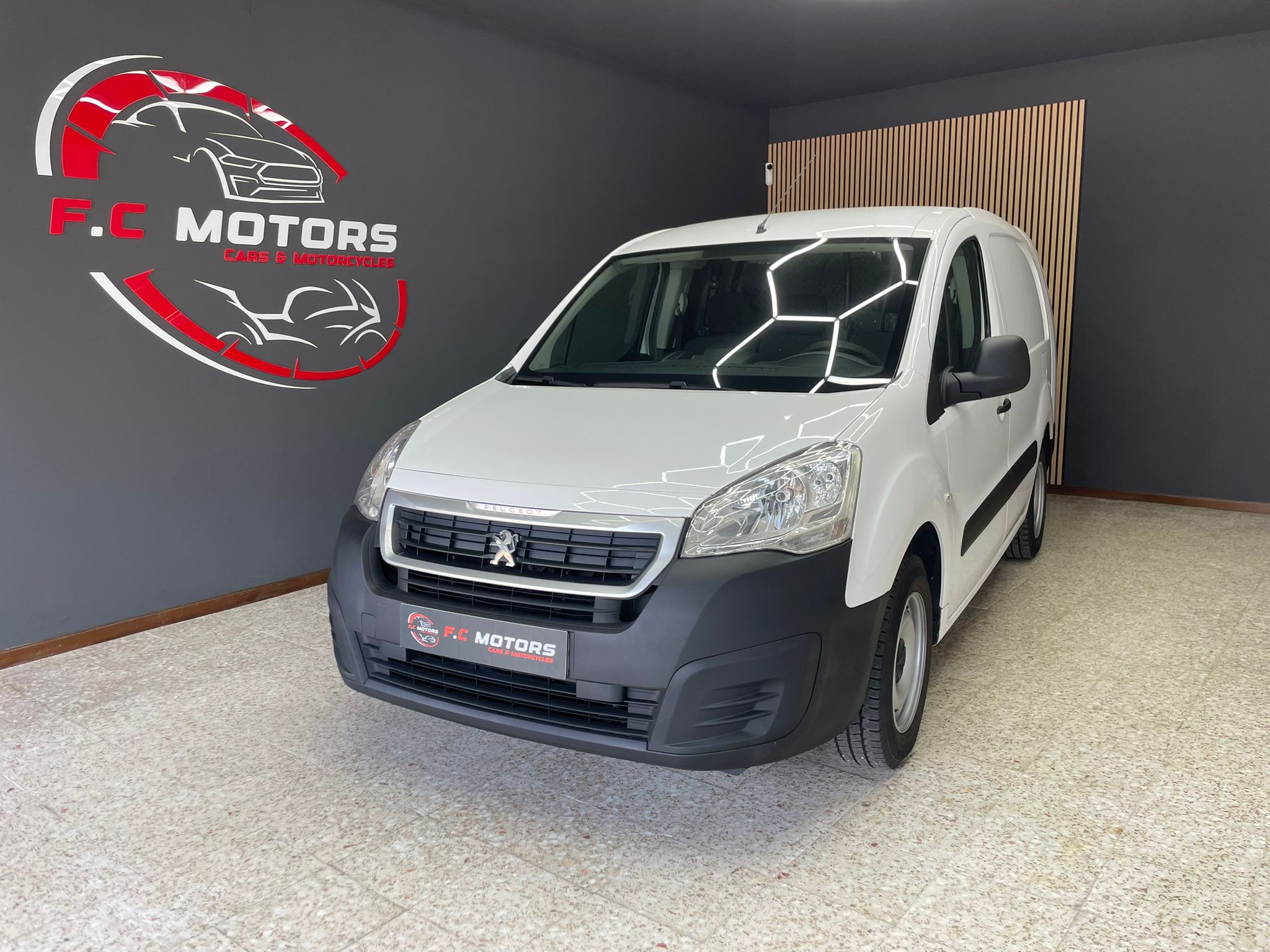 Peugeot Partner - PEUGEOT PARTNER LONGA 