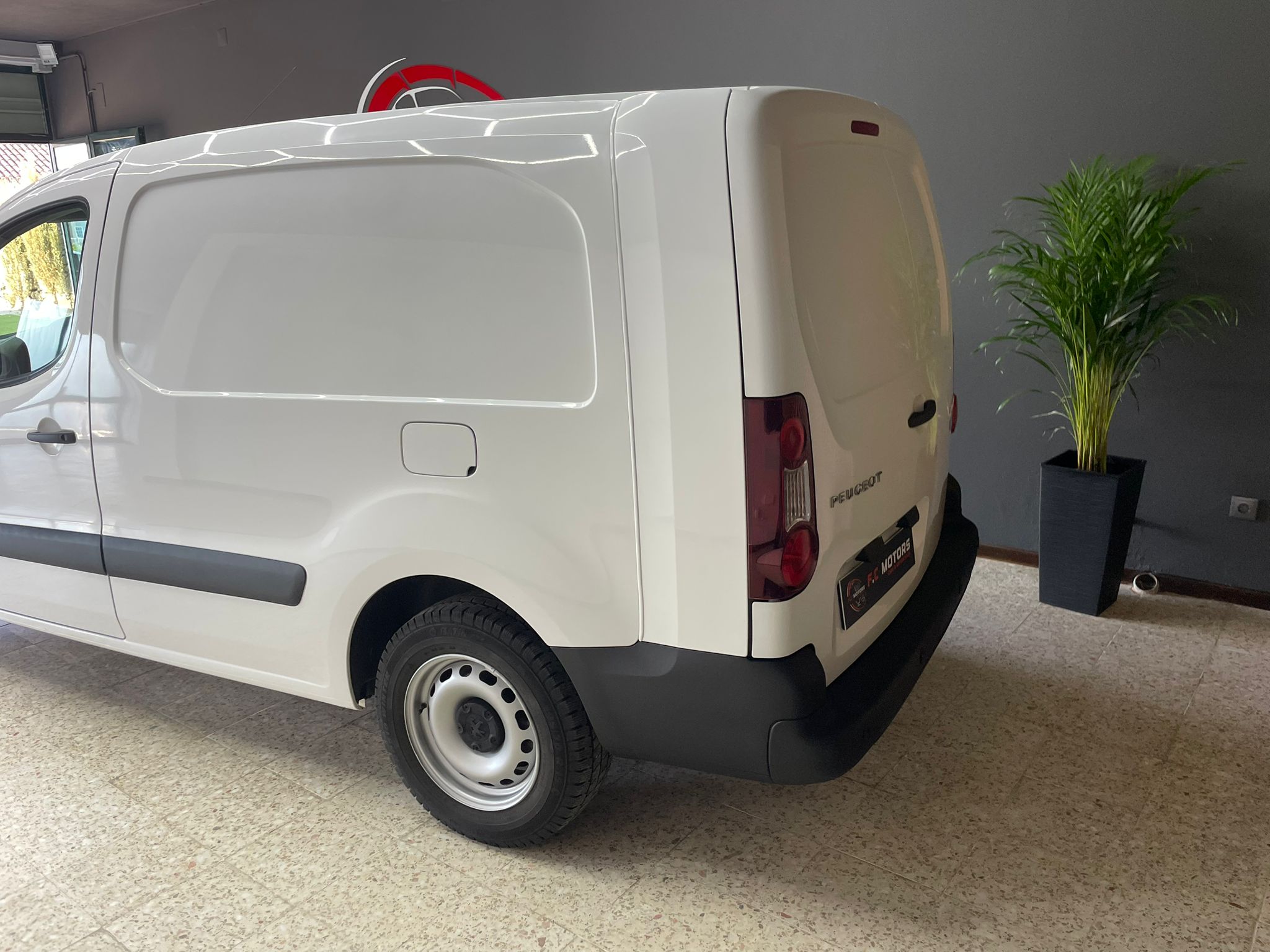 Peugeot Partner - PEUGEOT PARTNER LONGA  - Thumbnail 2