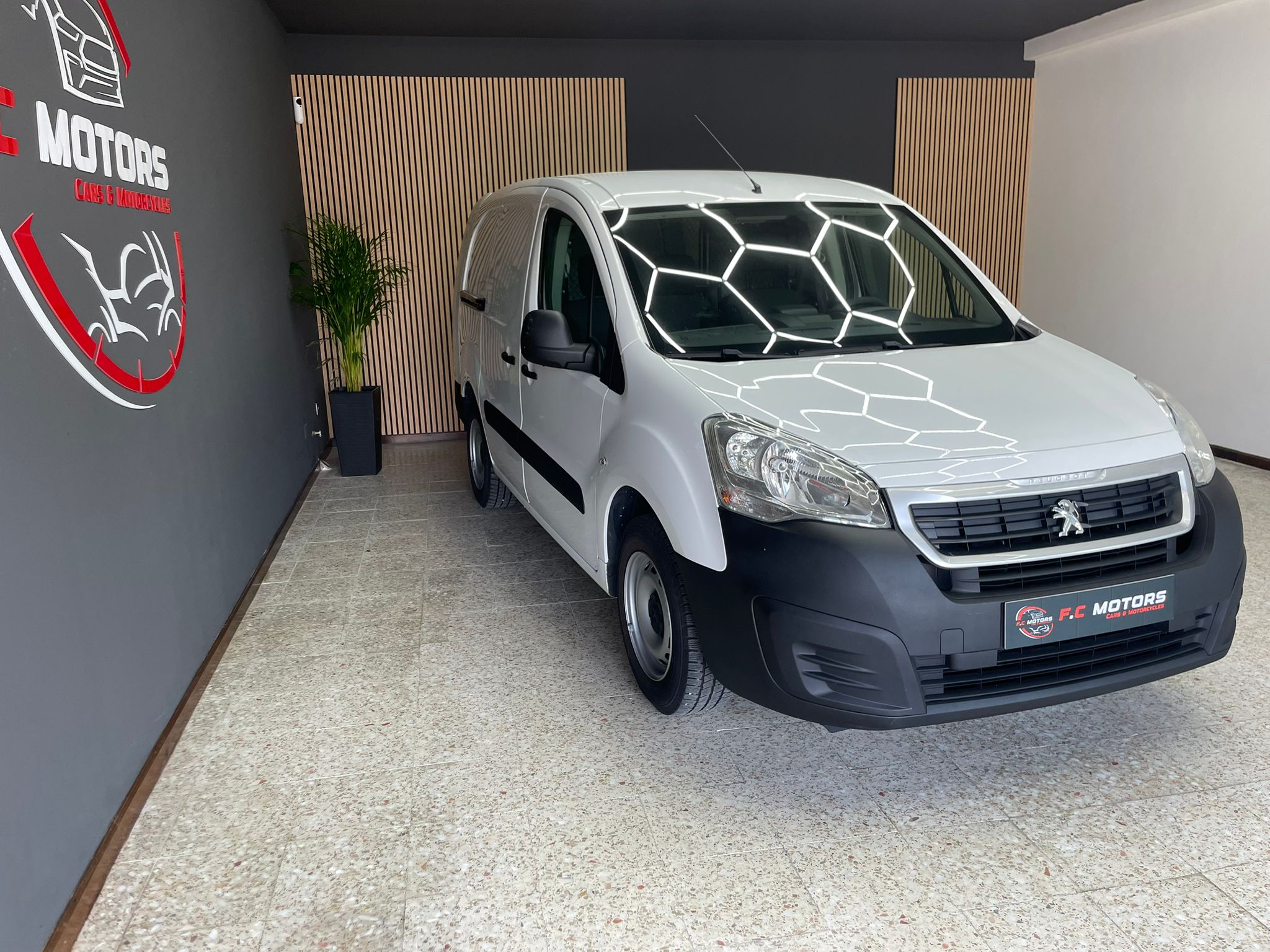 Peugeot Partner - PEUGEOT PARTNER LONGA  - Thumbnail 7