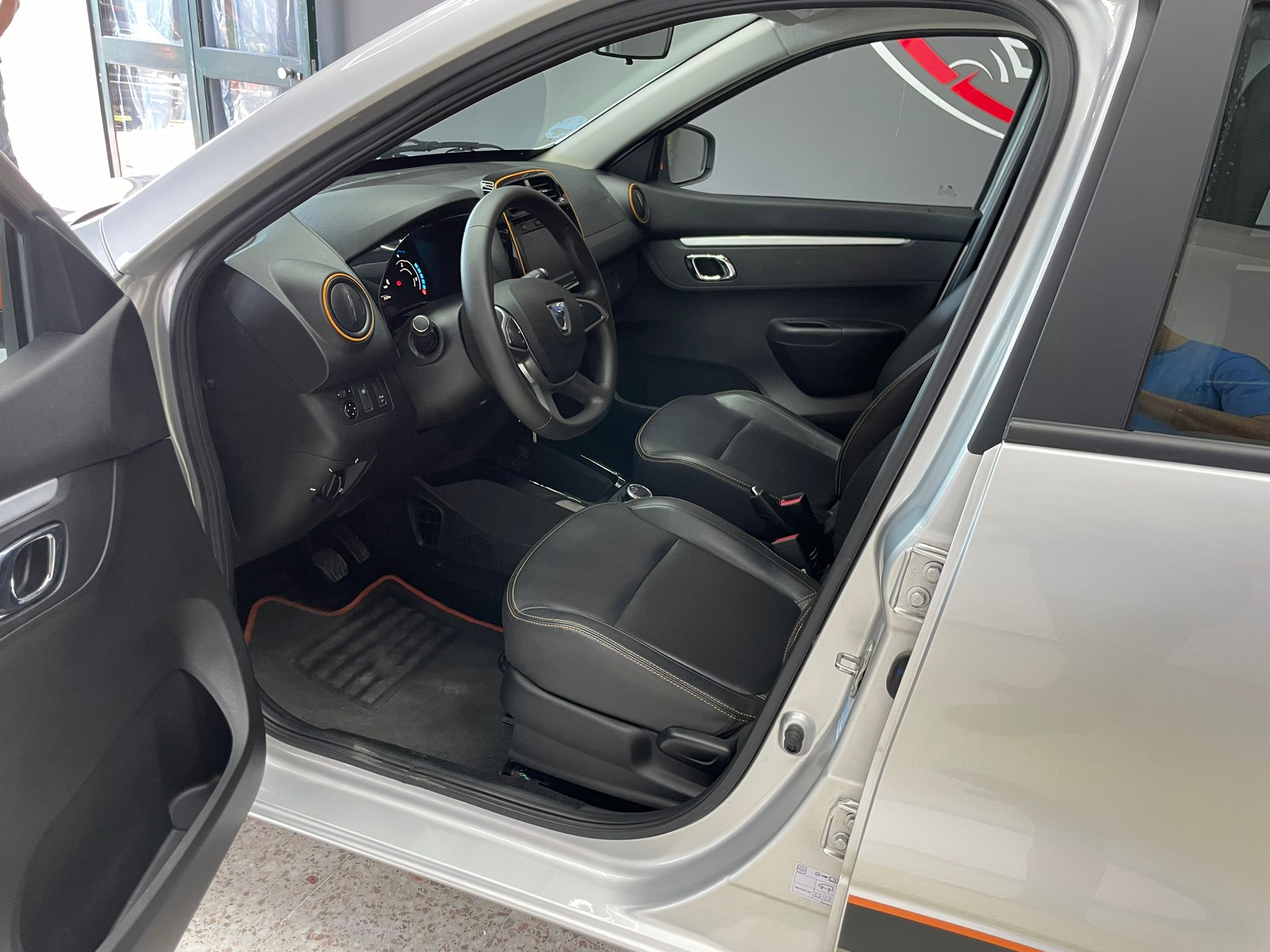 Dacia  Spring - Dacia Spring - Thumbnail 5