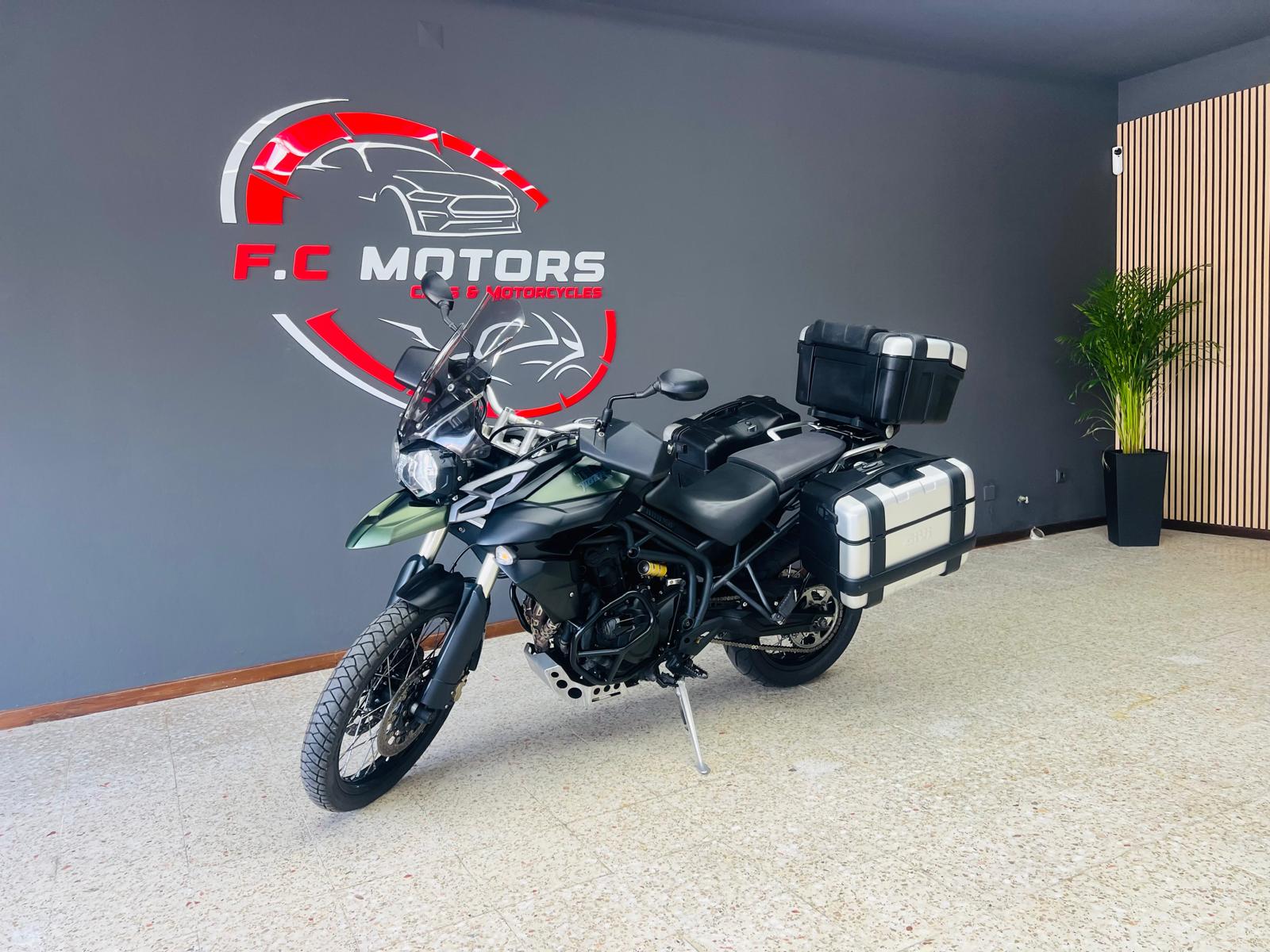 Triumph Tiger 800 - TRIUMPH TIGER 800XC