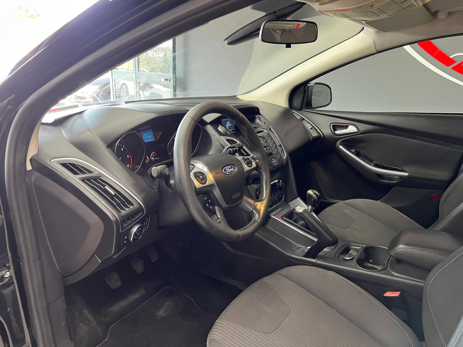Ford Focus  - Ford Focus  - Thumbnail 6